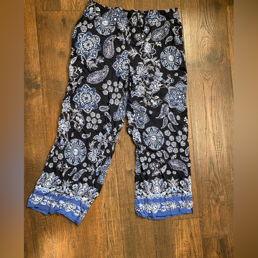LOFT Floral Patterned Black and Blue Flowy Capris